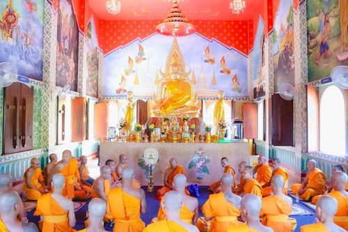 ภาพ No.186414:พิธีตัดปอย ปลงผม เวียนประทักษิณ  มอบบาตรผ้าไตร ขอขมาผู้ปกครอง และพิธีบรรพชาอุปสมบท  โครงการอุปสมบทหมู่บูชาธรรมมหาปูชนียาจารย์  ประจำปี 2567 ณ ศูนย์ปฏิบัติธรรมภาคใต้และวัดคงคาเลียบ อ.บางกล่ำ จ.สงขลา วันอาทิตย์ที่ 8 ธันวาคม พ.ศ. 2567