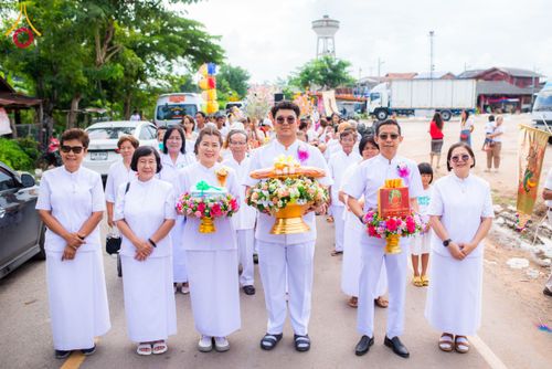 พิธีทอดกฐิน ณ วัดแถวอรัญญาวาส ต.หนองขาม อ.แก้งคร้อ จ.ชัยภูมิ ในโครงการทอดกฐินสามัคคีทั่วไทย 30,000 วัด บูชาธรรม 80 ปี หลวงพ่อธัมมชโย โดยคณะศิษยานุศิษย์วัดพระธรรมกาย วันที่ 30 ตุลาคม พ.ศ. 2567