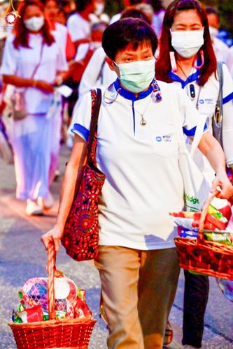 ภาพ No.115997:พิธีตักบาตรพระธรรมยาตรา ณ อนุสรณ์สถานลำดับที่ 4 สถานที่เกิดด้วยกายธรรม วัดโบสถ์(บน) จ.นนทบุรี วันที่ 21 มกราคม พ.ศ. 2567