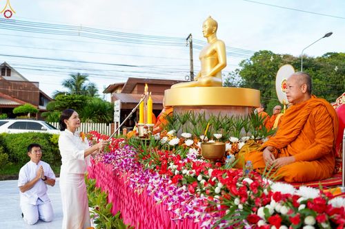 ภาพ No.229808:วันพฤหัสบดีที่ 26 มิถุนายน พ.ศ. 2568 พิธีตักบาตรพระ 1,165 รูป ฉลองก่อตั้งเมืองวานรนิวาส ครบรอบ 164 ปี ณ ถนนวานรนิวาส-อากาศอำนวย อ.วานรนิวาส จ.สกลนคร