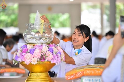 ภาพ No.149237:พิธีบุพเปตพลี ครั้งที่ 154 ร่วมอุทิศบุญแด่หมู่ญาติที่ล่วงลับไปแล้ว และสืบทอดอายุพระพุทธศาสนา วันจันทร์ที่ 19 สิงหาคม พ.ศ.2567 ณ หอฉันคุณยายอาจารย์ฯ วัดพระธรรมกาย