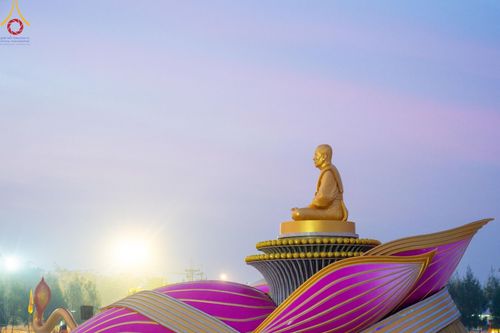 ภาพ No.198563:พระธรรมยาตราปฏิบัติธรรม และถ่ายภาพหมู่ประวัติศาสตร์ ณ อนุสรณ์สถานบางปลา วัดบางปลา อำเภอบางเลน จังหวัดนครปฐม ในโครงการธรรมยาตรา กตัญญูบูชา มหาปูชนียาจารย์ พระมงคลเทพมุนี(สด จนฺทสโร) พระผู้ปราบมาร อนุสรณ์สถาน 7 แห่ง ปีที่ 13 วันที่ 20 มกราคม พ.ศ. 2568