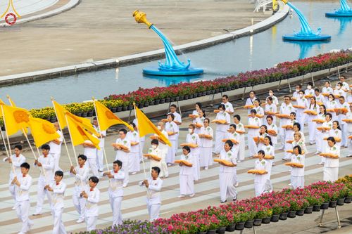 ภาพ No.133675:พิธีเวียนประทักษิณและพิธีวันทาเจดีย์ โครงการบรรพชาสามเณร ฟื้นฟูพระพุทธศาสนาทั่วไทย ณ วัดพระธรรมกาย วันเสาร์ที่ 6 เมษายน พ.ศ. 2567