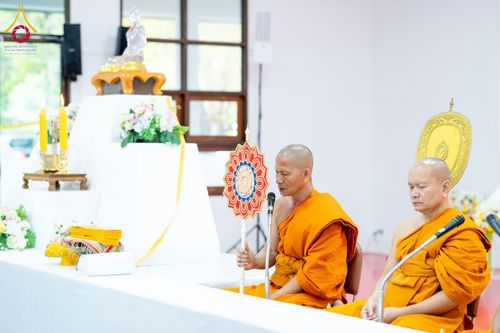 ภาพ No.275973:วันที่ 5 ธันวาคม พ.ศ. 2568 พสกนิกรอำเภอคลองหลวง พร้อมใจบำเพ็ญกุศลอุทิศถวาย “ในหลวงรัชกาลที่ 9” น้อมรำลึกในพระมหากรุณาธิคุณ เนื่องในวันคล้ายวันพระบรมราชสมภพ วันชาติ และวันพ่อแห่งชาติ ณ อาคารปลูกศรัทธา 2 วัดพระธรรมกาย อำเภอคลองหลวง จังหวัดปทุมธานี