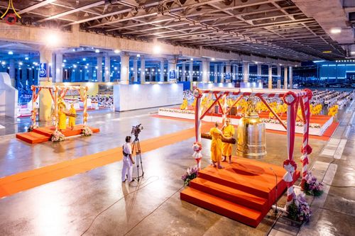 ภาพ No.160947:พิธีฉลองชัยสวดมนต์บทธัมมจักกัปปวัตนสูตร ครบ 6,788,140,140 จบ ณ มหารัตนวิหารคด วัดพระธรรมกาย วันที่ 10 ตุลาคม พศ. 2567