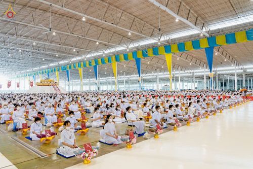 ภาพ No.80478:พิธีถวายทุนสนับสนุนการสร้าง พระไตรปิฎกฉบับธรรมชัย วันเสาร์ที่ 29 เมษายน พ.ศ. 2566 ณ สภาธรรมกายสากล วัดพระธรรมกาย