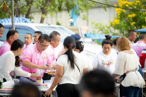 ภาพ No.150758:พิธีเจริญพระพุทธมนต์ และทำบุญตักบาตรแด่คณะสงฆ์ จำนวน 121 รูป เนื่องในโอกาสฉลองครบรอบ 120 ปี อำเภอคลองหลวง จังหวัดปทุมธานี เพื่อถวายเป็นพุทธบูชา ช่วยเหลือผู้ประสบความเดือดร้อนจากอุทกภัย และคณะสงฆ์ 323 วัด 4 จังหวัดชายแดนภาคใต้ วันเสาร์ที่ 31 สิงหาคม พ.ศ. 