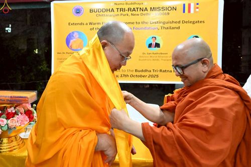 ภาพ No.263411:วันที่ 17 ตุลาคม พ.ศ. 2568 ทอดกฐินสมทบวัดต่างประเทศ ณ ศูนย์เผยแผ่พุทธรัตนะ กรุงเดลลี ประเทศอินเดีย 
