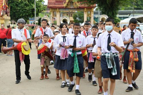 ภาพ No.166007:พิธีทอดกฐิน ณ วัดกุฏยาราม อ.เมืองตรัง จ.ตรัง ในโครงการกฐินสามัคคีทั่วไทย 30,000 วัด บูชาธรรม 80 ปี หลวงพ่อธัมมชโย โดยคณะศิษยานุศิษย์วัดพระธรรมกาย วันที่ 20 ตุลาคม พ.ศ. 2567