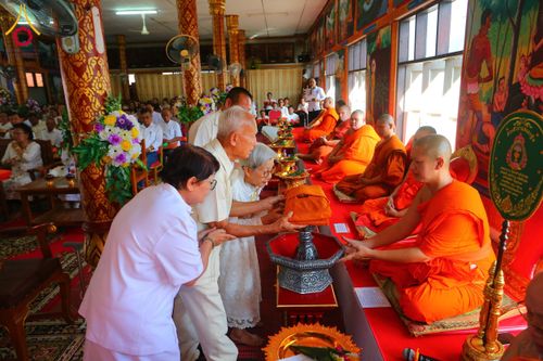 ภาพ No.165157:พิธีทอดกฐิน วัดแม่ข้าวต้มท่าสุด จ.เชียงราย ในโครงการกฐินสามัคคีทั่วไทย 30,000 วัด บูชาธรรม 80 ปี หลวงพ่อธัมมชโย โดยคณะศิษยานุศิษย์วัดพระธรรมกาย วันที่ 20 ตุลาคม พ.ศ. 2567