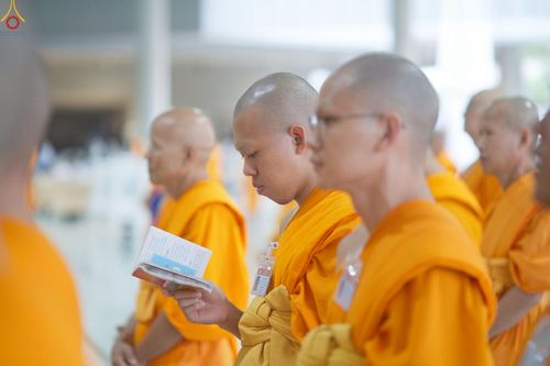 ภาพ No.247340:วันจันทร์ที่ 22 กันยายน พ.ศ. 2568 (วันพระ แรม 15 ค่ำ เดือน 10) พิธีบุพเปตพลี ครั้งที่ 170 ร่วมอุทิศบุญแด่หมู่ญาติที่ล่วงลับไปแล้ว และสืบทอดอายุพระพุทธศาสนา ณ หอฉันคุณยายอาจารย์ฯ วัดพระธรรมกาย