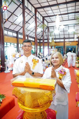 ภาพ No.183640:พิธีทอดกฐิน ณ วัดกลางธนรินทร์ จ.สิงห์บุรี ในโครงการทอดกฐินสามัคคีทั่วไทย 30,000 วัด บูชาธรรม 80 ปี หลวงพ่อธัมมชโย โดยคณะศิษยานุศิษย์วัดพระธรรมกาย วันที่ 9 พฤศจิกายน  พ.ศ. 2567