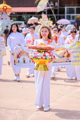 ภาพ No.173922:พิธีทอดกฐิน วัดหนองเสือ จ.ฉะเชิงเทรา ในโครงการกฐินสามัคคีทั่วไทย 30,000 วัด บูชาธรรม 80 ปี หลวงพ่อธัมมชโย โดยคณะศิษยานุศิษย์วัดพระธรรมกาย วันที่ 6 พฤศจิกายน พ.ศ. 2567