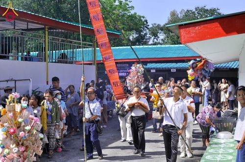 ภาพ No.181897:พิธีทอดกฐิน ณ สำนักสงฆ์ก.ม.8 พลูตาหลวง ต.พลูตาหลวง อ.สัตหีบ จ.ชลบุรี  ในโครงการทอดกฐินสามัคคีทั่วไทย 30,000 วัด บูชาธรรม 80 ปี หลวงพ่อธัมมชโย โดยคณะศิษยานุศิษย์วัดพระธรรมกาย วันที่ 2 พฤศจิกายน พ.ศ. 2567
