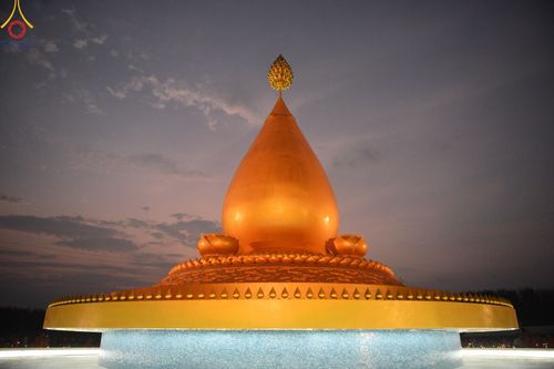 ภาพ No.129563:พิธีจุดประทีป 10,000 ดวง น้อมถวายเป็นพุทธบูชา ณ มหารัตนเจดีย์สิริปทุมสวรรค์ (เจดีย์อริยพุทธะ 5 พระองค์) ศูนย์ปฏิบัติธรรมภาคใต้ อ.บางกล่ำ จ.สงขลา  วันที่ 10 มีนาคม พ.ศ. 2567