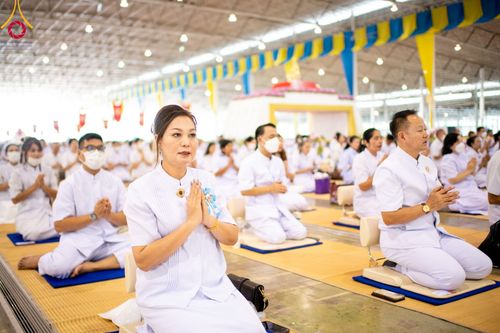 ภาพ No.99684:พิธีปฏิบัติธรรมและพิธีบูชาข้าวพระ ในวันอาทิตย์ต้นเดือนที่ 3 ธันวาคม พ.ศ. 2566 ณ สภาธรรมกายสากล วัดพระธรรมกาย จ.ปทุมธานี