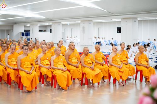 ภาพ No.246501:วันที่ 17 กันยายน พ.ศ. 2568 พิธีรับดวงแก้วนักเรียนบาลี "ดวงแก้วยกชั้นให้ลั่นจักรวาล" ณ ห้องเทวสภา วัดพระธรรมกาย