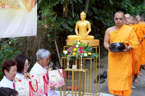 ภาพ No.233639:วันอาทิตย์ที่ 6 กรกฎาคม พ.ศ.2568 พิธีสมโภช 15 ปี วัดพระธรรมกายเกาลูน และพิธีมุทิตาสักการะเปรียญธรรม 9 ประโยค ณ วัดพระธรรมกายเกาลูน เขตปกครองพิเศษฮ่องกง สาธารณรัฐประชาชนจีน