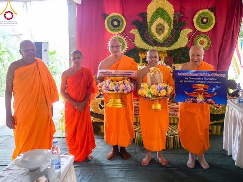 ภาพ No.96737:วัดพระธรรมกาย ร่วมบุญกฐินศรีลังกา ณ วัดศรีสุมะนะวิเวการามายะ มาตาเล เขตมาตาเล จังหวัดภาคกลาง ประเทศศรีลังกา วันที่ 16 พฤศจิกายน พ.ศ. 2566