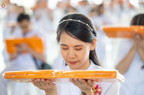 ภาพ No.277439:วันอาทิตย์ต้นเดือนที่ 7 ธันวาคม พ.ศ.2568 พิธีทอดผ้าป่าต้นสมบัติจักรพรรดิ ณ สภาธรรมกายสากล วัดพระธรรมกาย