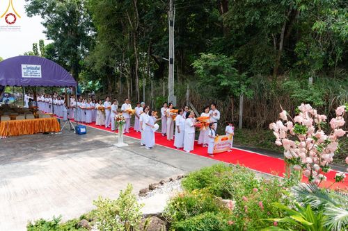 ภาพ No.169594:พิธีทอดกฐินเพื่อสร้าง หอฉันคุณยายอาจารย์ มหารัตนอุบาสิกาจันทร์ ขนนกยูง  ณ ศูนย์ปฏิบัติธรรมชลบุรี วันที่ 25 ตุลาคม พ.ศ. 2567