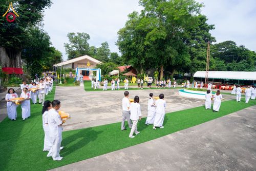 ภาพ No.174752:พิธีทอดกฐินสามัคคี ธรรมอุทยานบ้านแป้ง อำเภอพรหมบุรี จังหวัดสิงห์บุรี ในโครงการกฐินสามัคคีทั่วไทย 30,000 วัด บูชาธรรม 80 ปี หลวงพ่อธัมมชโย โดยคณะศิษยานุศิษย์วัดพระธรรมกาย วันที่ 26 ตุลาคม พ.ศ. 2567