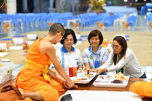 ภาพ No.182299:พิธีถวายภัตตาหารเมนูสวรรค์ "เพื่อการบรรลุธรรม" วันเสาร์ที่ 14 ธันวาคม พ.ศ. 2567 ณ หอฉันคุณยายอาจารย์ฯ วัดพระธรรมกาย