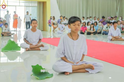 ภาพ No.216144:วันเสาร์ที่ 5 เมษายน พ.ศ. 2568 พิธีตัดปอยผม พิธีขอขมาผู้ปกครอง พิธีขอขมามอบผ้าไตร พิธีบรรพชา พิธีถวายบาตรสามเณร ณ ศูนย์ปฏิบัติธรรมและศูนย์อบรมเยาวชนเพชรบุรี ต.ท่าแลง อ.ท่ายาง จ.เพชรบุรี