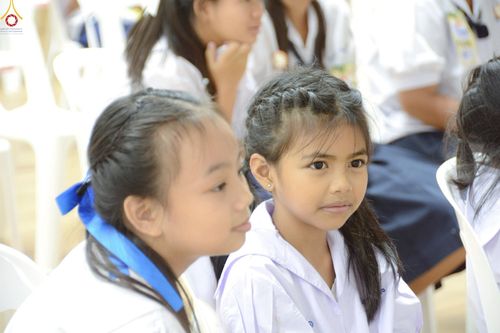 ภาพ No.245874:วันเสาร์ที่ 13 กันยายน พ.ศ. 2568 พิธีมอบผ้าไตรประธานกฐินสัมฤทธิ์เด็กดี V-Star ณ สภาธรรมกายสากล วัดพระธรรมกาย