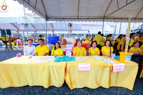 ภาพ No.146400:มหาสังฆทานถวายเป็นพุทธบูชาครั้งยิ่งใหญ่ โครงการทำบุญตักบาตร เพื่อถวายเป็นพระราชกุศล เนื่องในโอกาสมหามงคลเฉลิมพระชนมพรรษา พระบาทสมเด็จพระเจ้าอยู่ห้วฯ ทรงเจริญพระชนมพรรษา 6 รอบ 72 พรรษา