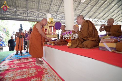 ภาพ No.181572:พิธีทอดกฐิน ณ วัดหนองเข็ง จ.ฉะเชิงเทรา ในโครงการทอดกฐินสามัคคีทั่วไทย 30,000 วัด บูชาธรรม 80 ปี หลวงพ่อธัมมชโย โดยคณะศิษยานุศิษย์วัดพระธรรมกาย วันที่ 27 ตุลาคม พ.ศ. 2567