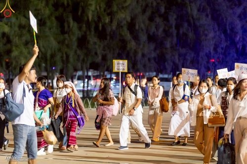 ภาพ No.219232:บรรยากาศการเดินทางเข้าวัดพระธรรมกาย , การต้อนรับปฏิสันถาร , การฉันภัตตาหารเช้า , การลงทะเบียนพระสังฆาธิการ  เนื่องในวันคุ้มครองโลก พิธีถวายมหาสังฆทานคณะสงฆ์ 40,000 กว่าวัดทั่วประเทศ ณ วัดพระธรรมกาย