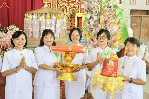 ภาพ No.171179:พิธีทอดกฐิน ณ วัดดาวดึงษ์ อ.อัมพวา จ.สมุทรสงคราม ในโครงการกฐินสามัคคีทั่วไทย 30,000 วัด บูชาธรรม 80 ปี หลวงพ่อธัมมชโย โดยคณะศิษยานุศิษย์วัดพระธรรมกาย วันที่ 27 ตุลาคม พ.ศ. 2567