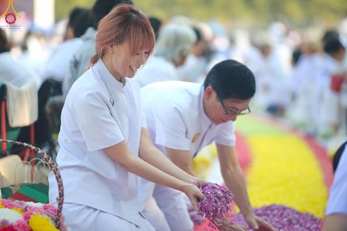 ภาพ No.190572:พิธีต้อนรับพระธรรมยาตรา ณ อนุสรณ์สถาน สถานที่ตั้งมโนปณิธานบวชตลอดชีวิต อนุสรณ์สถานคลองบางนางแท่น อ.สามพราน จ.นครปฐม ในโครงการธรรมยาตรา กตัญญูบูชา มหาปูชนียาจารย์ พระมงคลเทพมุนี(สด จนฺทสโร) พระผู้ปราบมาร อนุสรณ์สถาน 7 แห่ง ปีที่ 13 วันที่ 7 ม.ค.2568