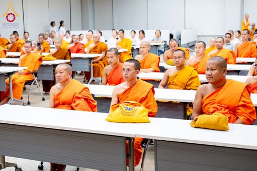 ภาพ No.222399:วันที่ 21 เมษายน พ.ศ. 2568 หลวงพ่อทัตตชีโวต้อนรับคณะสงฆ์ สปป.ลาว ณ อาคาร 100 ปี คุณยายมหารัตนอุบาสิกาจันทร์ ขนนกยูง วัดพระธรรมกาย