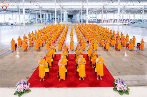 ภาพ No.102757:พิธีรับมอบต้นสมบัติจักรพรรดิ เพื่องานเผยแผ่พระพุทธศาสนาวิชชาธรรมกายไปทั่วโลก แด่ศูนย์ส่งเสริมศีลธรรมทั่วโลก 224 แห่ง วันอาทิตย์ที่ 17 ธันวาคม พ.ศ. 2566 ณ สภาธรรมกายสากล วัดพระธรรมกาย