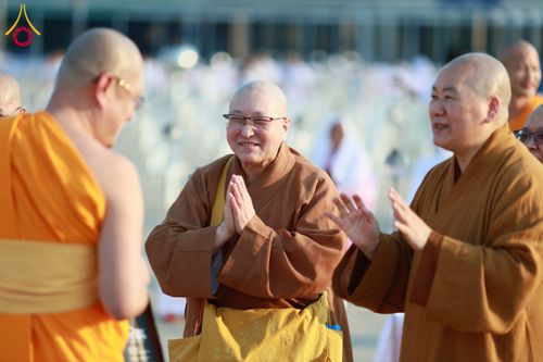 ภาพ No.207673:พิธีเวียนประทักษิณและจุดมาฆประทีป ในวันมาฆบูชา วันพุธที่ 12 กุมภาพันธ์ พ.ศ. 2568 ณ พระมหาธรรมกายเจดีย์ วัดพระธรรมกาย