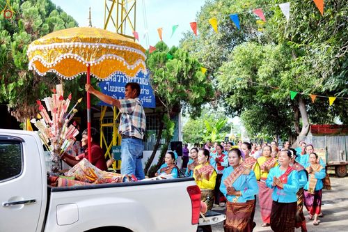 ภาพ No.259082:วันที่ 18 ตุลาคม พ.ศ. 2568 พิธีทอดกฐินสามัคคีทั่วไทย 30,000 วัด โดยคณะศิษยานุศิษย์ บูชาธรรม 81 ปี หลวงพ่อธัมมชโย ณ วัดสว่างอารมณ์  อ.แคนดง จ.บุรีรัมย์