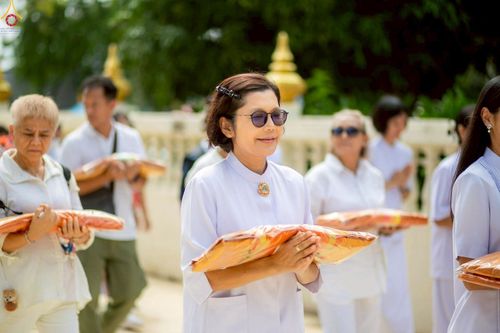 ภาพ No.255976:วันที่ 15 ตุลาคม พ.ศ. 2568 พิธีทอดกฐินสามัคคีทั่วไทย 30,000 วัด โดยคณะศิษยานุศิษย์ บูชาธรรม 81 ปี หลวงพ่อธัมมชโย ณ วัดตะโกสูง อ.ดอนตูม จ.นครปฐม