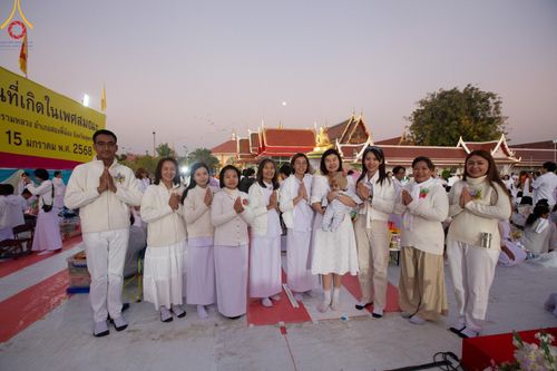 ภาพ No.195297:พิธีตักบาตรพระธรรมยาตรา ณ อนุสรณ์สถานลำดับที่ 3 สถานที่เกิดใหม่ในเพศสมณะ วัดสองพี่น้อง ต.ต้นตาล อ.สองพี่น้อง จ.สุพรรณบุรี ในโครงการธรรมยาตรา กตัญญูบูชา มหาปูชนียาจารย์ พระมงคลเทพมุนี(สด จนฺทสโร) พระผู้ปราบมาร ปีที่ 13 วันที่ 15 มกราคม พ.ศ.2568
