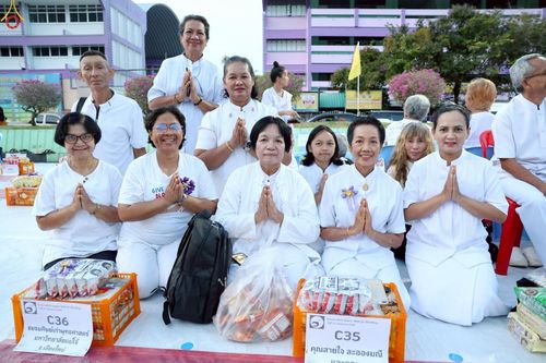 ภาพ No.235110:วันอาทิตย์ที่ 27 กรกฎาคม พ.ศ. 2568 พิธีตักบาตรพระ1,000 รูป ทำบุญเมืองพัทลุง ประธานสงฆ์ พระปริยัติวชิโรดม  เจ้าคณะจังหวัดพัทลุง ประธานฆราวาส นายรัฐศาสตร์ ชิดชู  ผู้ว่าราชการจังหวัดพัทลุง