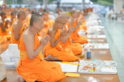 ภาพ No.184746:พิธีถวายภัตตาหารเมนูสวรรค์ "เพื่อการบรรลุธรรม" เนื่องในวาระอายุวัฒนมงคล 84 ปี หลวงพ่อทัตตชีโว วันเสาร์ที่ 21 ธันวาคม พ.ศ. 2567 ณ หอฉันคุณยายอาจารย์ฯ วัดพระธรรมกาย