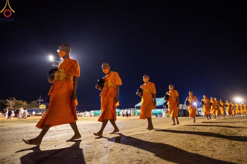 ภาพ No.118423:พิธีตักบาตรพระธรรมยาตรา ปีที่ 12 ณ อนุสรณ์สถานลำดับที่ 5 สถานที่เผยแผ่วิชชาธรรมกายครั้งแรก อนุสรณ์สถานบางปลา จ.นครปฐม วันที่ 25 มกราคม พ.ศ. 2567