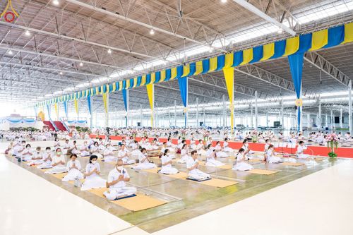 ภาพ No.90455:พิธีปฏิบัติธรรม และพิธีจุดเทียนใจ ไฟนิรันดร์ อนันตชัย วันอาทิตย์ที่ 15 ตุลาคม พ.ศ. 2566 ณ สภาธรรมกายสากล วัดพระธรรมกาย