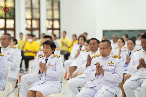 ภาพ No.194717:พิธีเจริญพระพุทธมนต์ และทำบุญตักบาตร ถวายพระราชกุศล แด่พระบาทสมเด็จพระเจ้าอยู่หัว เนื่องในโอกาสพระราชพิธีสมมงคล พระชนมายุเท่าพระบาทสมเด็จพระพุทธยอดฟ้าจุฬาโลกมหาราช สมเด็จพระปฐมบรมกษัตริยาธิราชแห่งพระราชวงศ์จักรี พุทธศักราช 2568 วันที่ 14 มกราคม พ.ศ. 2568