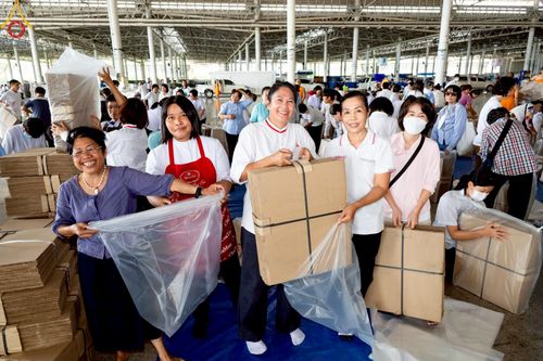 ภาพ No.218579:วันพฤหัสบดีที่ 17 เมษายน พ.ศ. 2568 การเตรียมงานในลานธรรม , สภาธรรมกายสากล , วิหารคด  เพื่องานวันคุ้มครองโลก 22 เมษายน พ.ศ. 2568