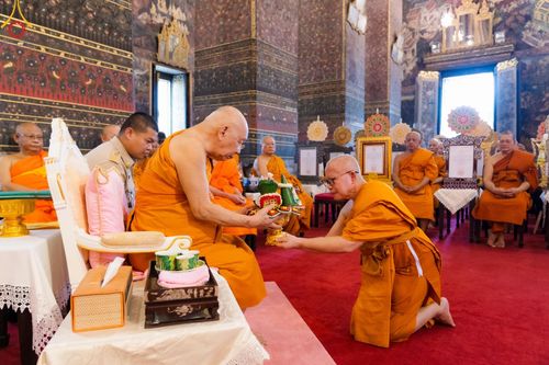 ภาพ No.123196:พิธีพระราชทานสัญญาบัตร พัดยศ และผ้าไตร แด่พระสงฆ์ในเขตปกครองคณะสงฆ์หนกลาง ณ วัดพระศรีมหาธาตุ เขตบางเขน กรุงเทพมหานคร และพิธีมุทิตาสักการะพระสังฆาธิการ ผู้ได้รับเลื่อนและตั้งสมณศักดิ์ ตามพระบรมราชโองการ ณ วัดพระธรรมกาย ในวันที่ 4 กุมภาพันธ์ พ.ศ. 2567