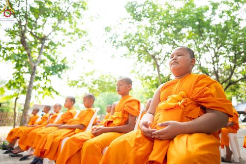 ภาพ No.62814:พิธีตักบาตรฉลองสามเณรใหม่ ในโครงการบรรพชาสามเณร ฟื้นฟูพระพุทธศาสนาทั่วไทย ณ ศูนย์ปฏิบัติธรรมพนมสารคาม(เพชรตะวัน) จ.ฉะเชิงเทรา วันที่ 12 เมษายน พ.ศ. 2567