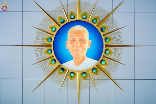 ภาพ No.142018:พิธีบุพเปตพลี ครั้งที่ 152 ร่วมอุทิศบุญแด่หมู่ญาติที่ล่วงลับไปแล้ว และสืบทอดอายุพระพุทธศาสนา วันศุกร์ที่ 21 มิถุนายน พ.ศ. 2567 วันพระขึ้น 15 ค่ำ เดือน 7 ณ หอฉันคุณยายอาจารย์ วัดพระธรรมกาย