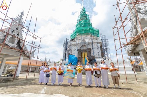 ภาพ No.164657:พิธีทอดกฐิน ณ วัดเวฬุวนาราม อ.ดำเนินสะดวก จ.ราชบุรี ในโครงการกฐินสามัคคีทั่วไทย 30,000 วัด บูชาธรรม 80 ปี หลวงพ่อธัมมชโย โดยคณะศิษยานุศิษย์วัดพระธรรมกาย วันที่ 19 ตุลาคม พ.ศ. 2567